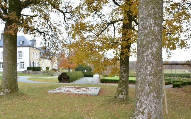 Beautiful Castle in Freux With Sauna