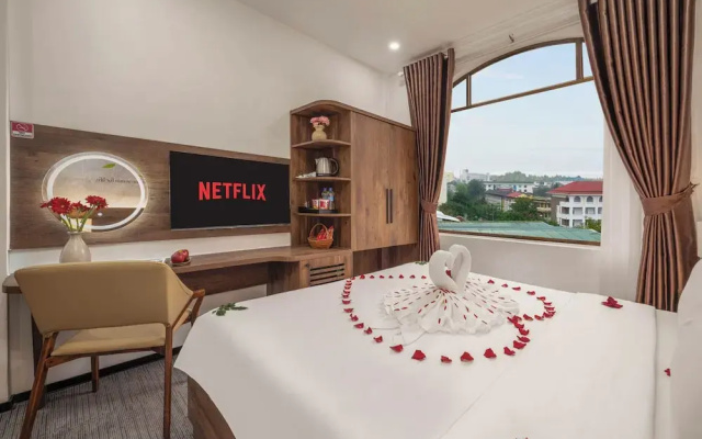 Kly Luxury Hotel