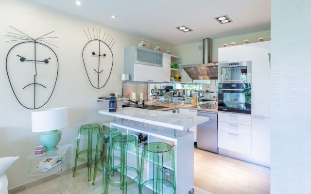 VANEAU splendide appartement d'une chambre dans le centre