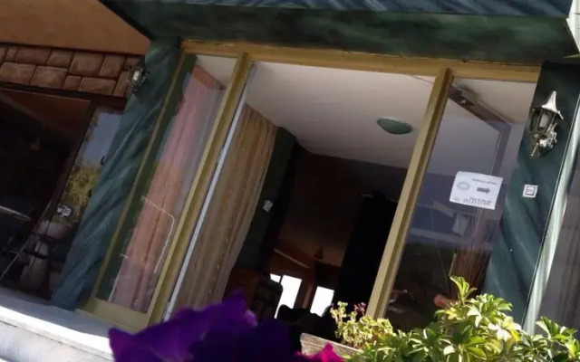 Artemis Hotel