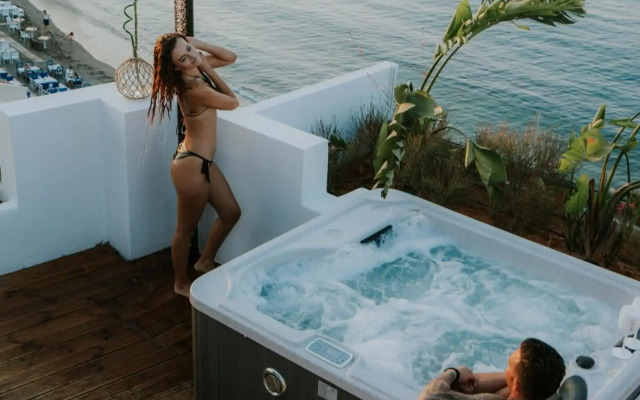 Kahlua Sea View Suites