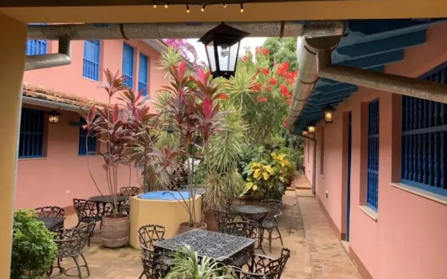 Hostal Lola