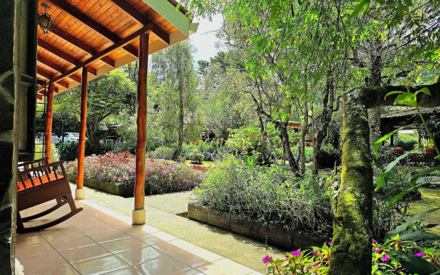 Hotel de Montaña Suria