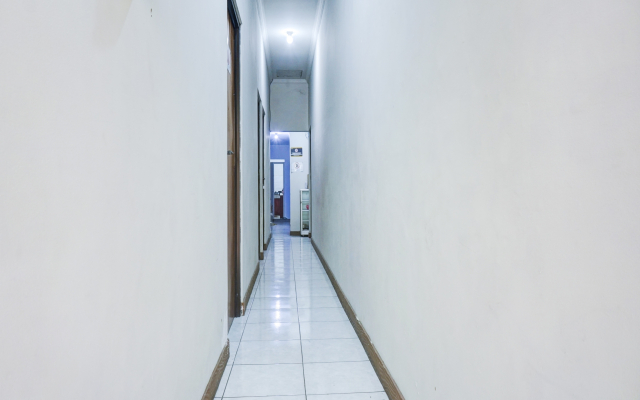 Cosmo Tanjung Duren by OYO Rooms