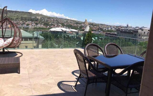 Lesya Apartment with Terrace