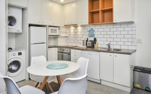 QV Design Inner City Apartment - 823
