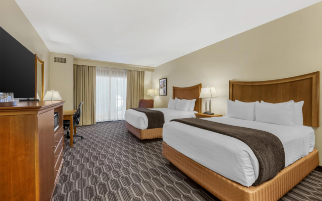 Best Western Plus Swiss Chalet Hotel & Suites