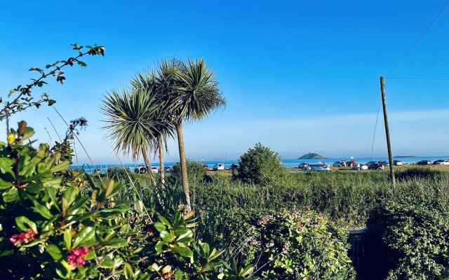 Wavecrest Holiday Cottage