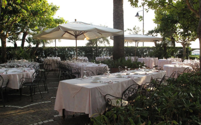 Bajamar Beach Hotel
