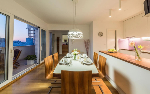 Penthouse with roof terrace