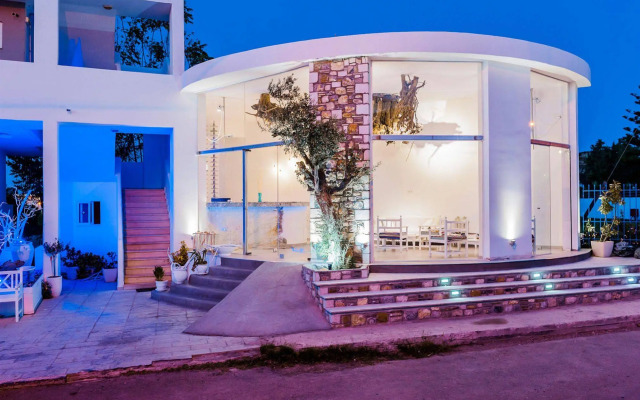 Kouros Home Hotel