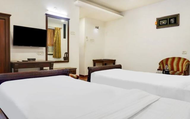 Premium Stays Near Fergusson College
