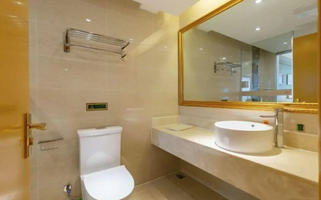 Vienna Hotel (Lingshan Liufengshan Pedestrian Street)