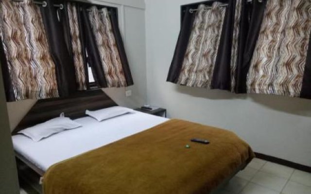 1 BR Guest house in Gole Colony, Nashik (5BC1), by GuestHouser