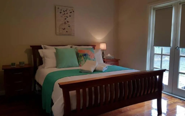 Kenmaur Cottage – Guest Rooms – Kyneton