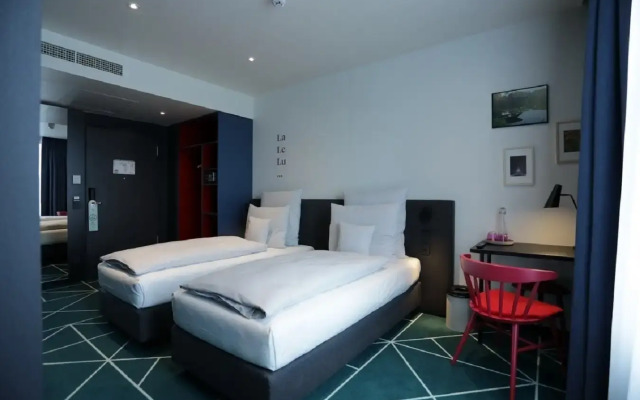 sander Hotel