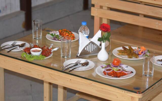 Arna Hotel