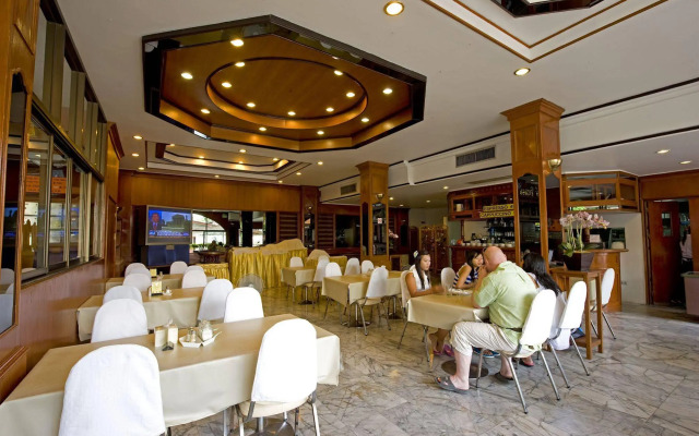 Super OYO 1096 Winner Inn Hotel
