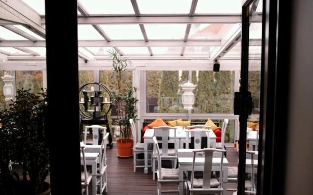 Marcopolo House