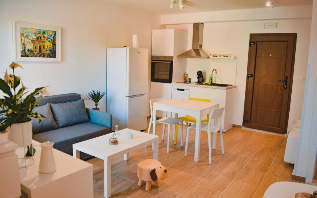Studio Apartments Anija