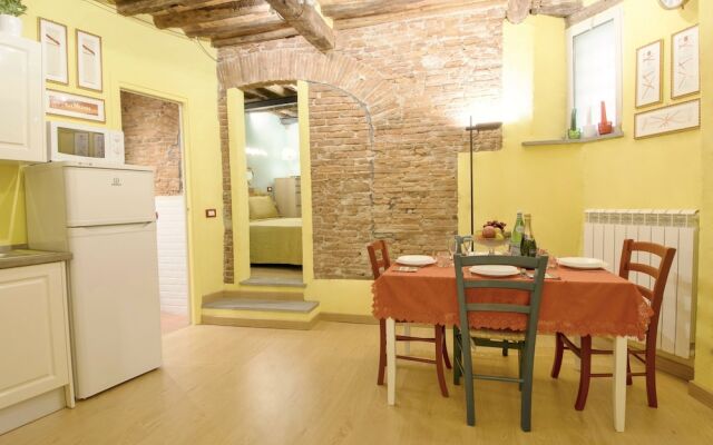 Palazzo della Stufa - Apartments for rent in Lucca