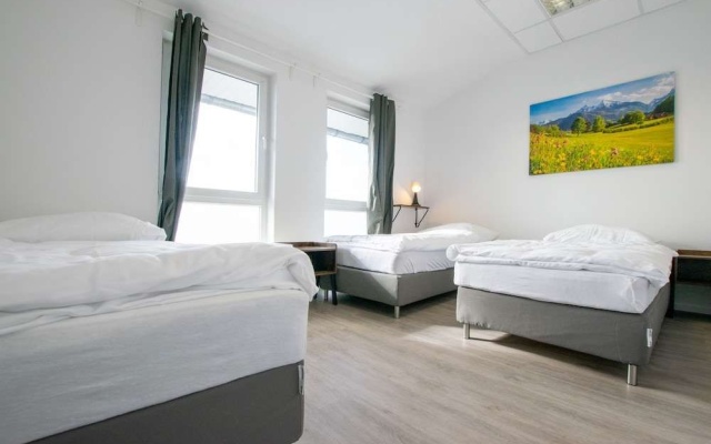 Airport 3 Room Apartment