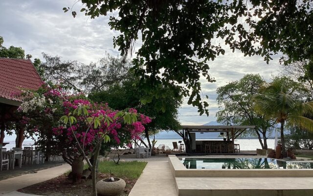 Juliantos by the sea