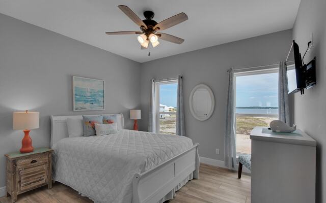 Toes In The Sand - Main House