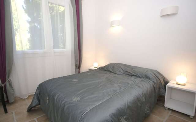 Holiday Home in Le Thor With Private Pool