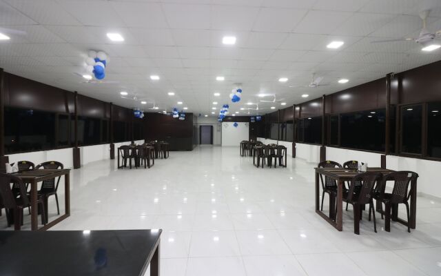 OYO 9809 Hotel Shree Residency