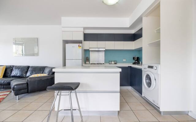 Peaceful 1 Bedroom Apartment with Parking