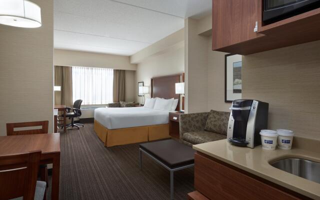Holiday Inn Express & Suites Vaughan-Southwest by IHG