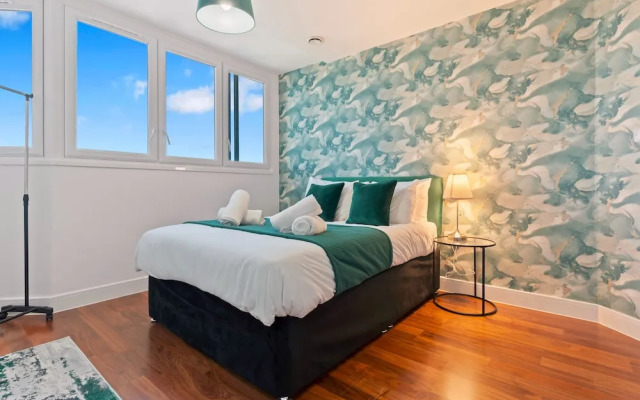 Emerald Suite- Bham Citycentre- Luxury-cinema Room