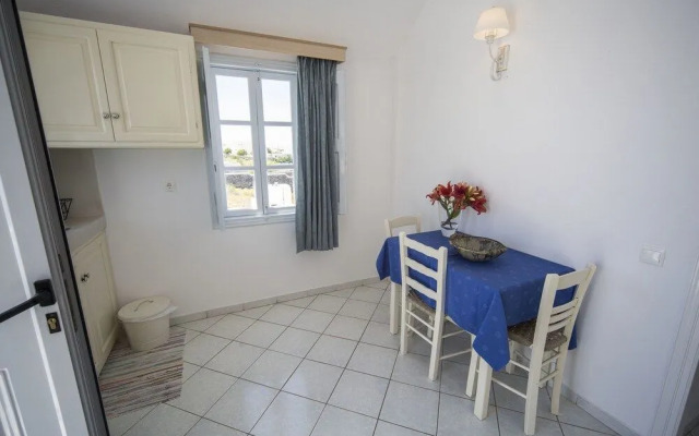 Ianthe Apartments & Villa