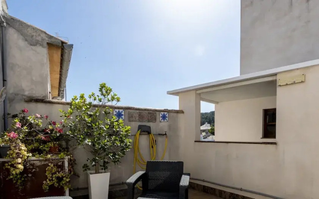 Spacious Villa With Garden