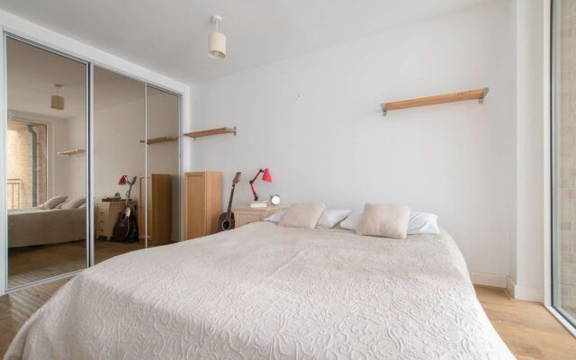 Modern 1 Bedroom Dalston Flat