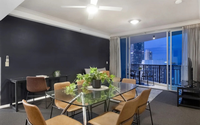 Chevron Renaissance - Wow Stay