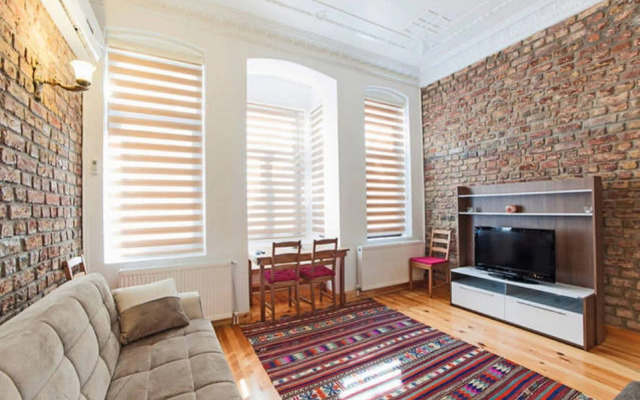 Sunflower Apartments