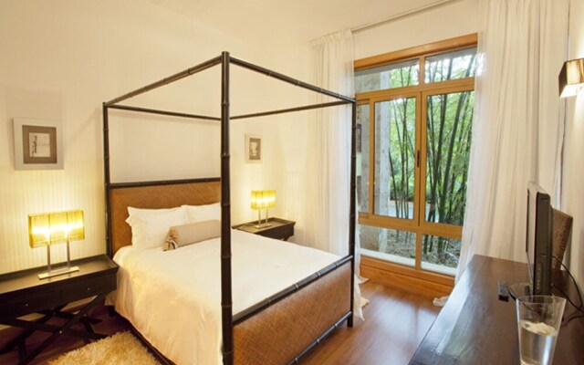 Los Altos Residences