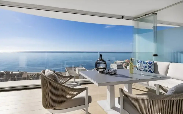 Stunning Seafront Apartment in Carvajal Beach
