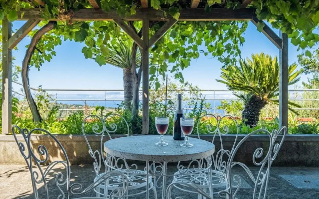 Rainbow Cottage by Madeira Sun Travel