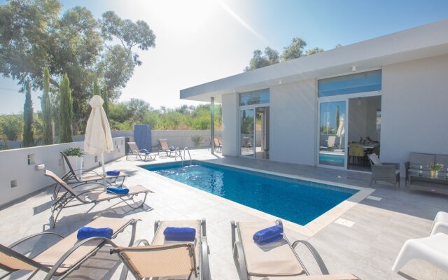 Villa Prpo490a, Stunning 5bdr Protaras Villa With Pool, Close to the Beach