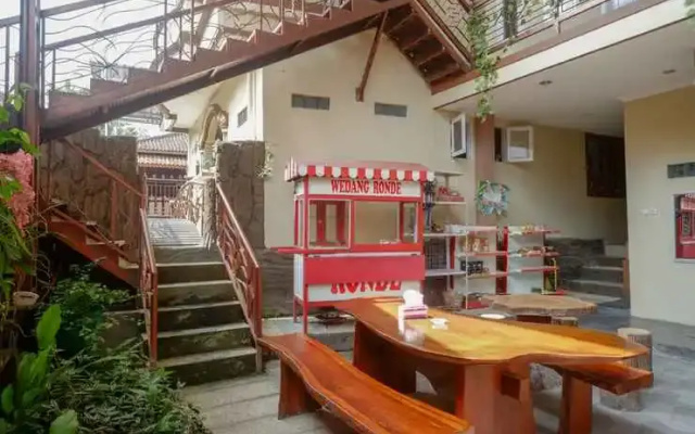 RedDoorz Syariah Near Terminal Mendolo Wonosobo 2