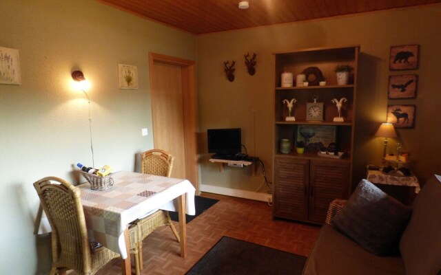 Serene Chalet in Honningen Eifel with garden in the lap of nature