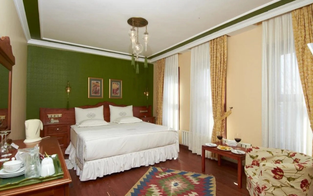 Rose Garden Suites