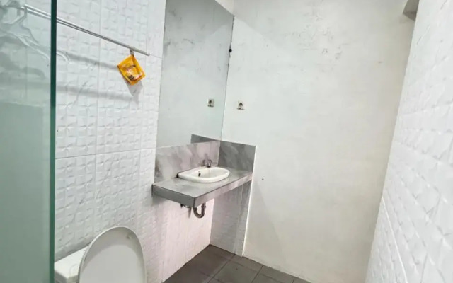 OYO 1078 Fakhira Residence