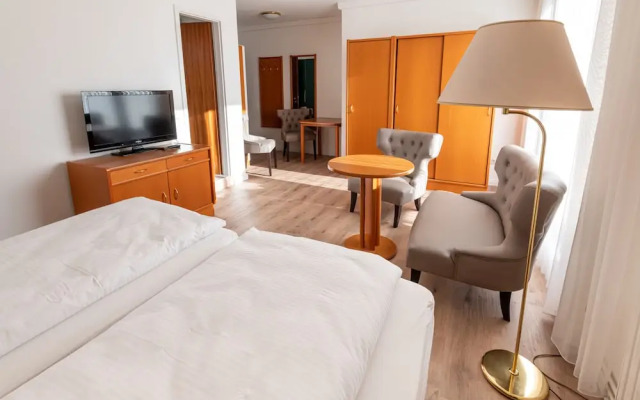 Forest Apartments & Rooms