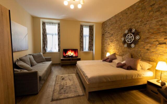 Comfortable romantic 1 bedroom apartment near Augarten