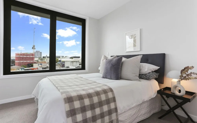 Enfield Sky- Brand New Penthouse