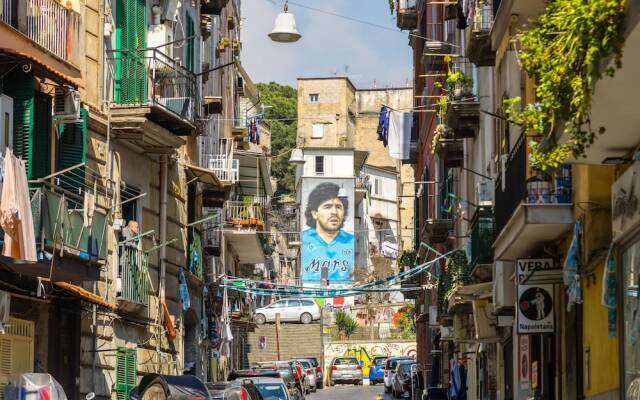 Miracoli 60 in Naples